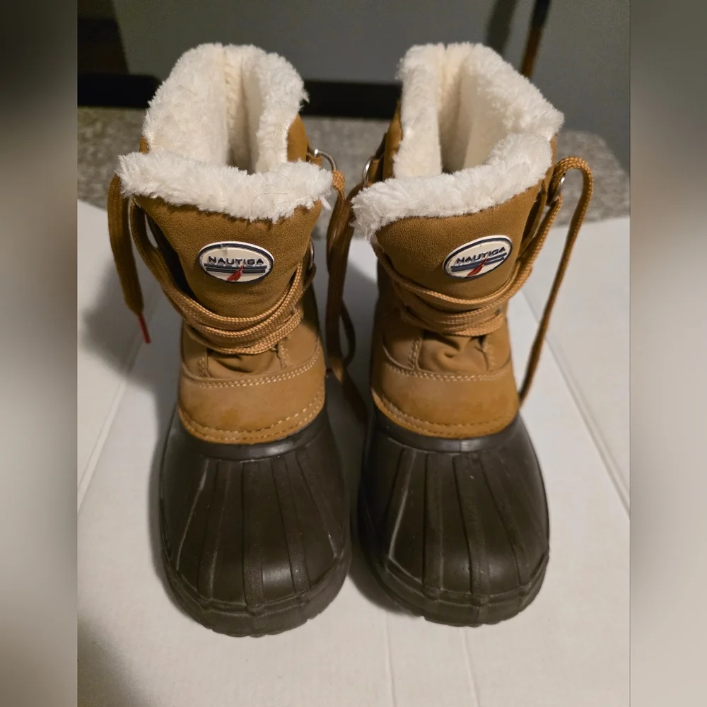Nautica Ayce Youth Duck Boots